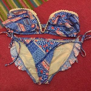 NWOT Betsy Johnson bikini with lace detail